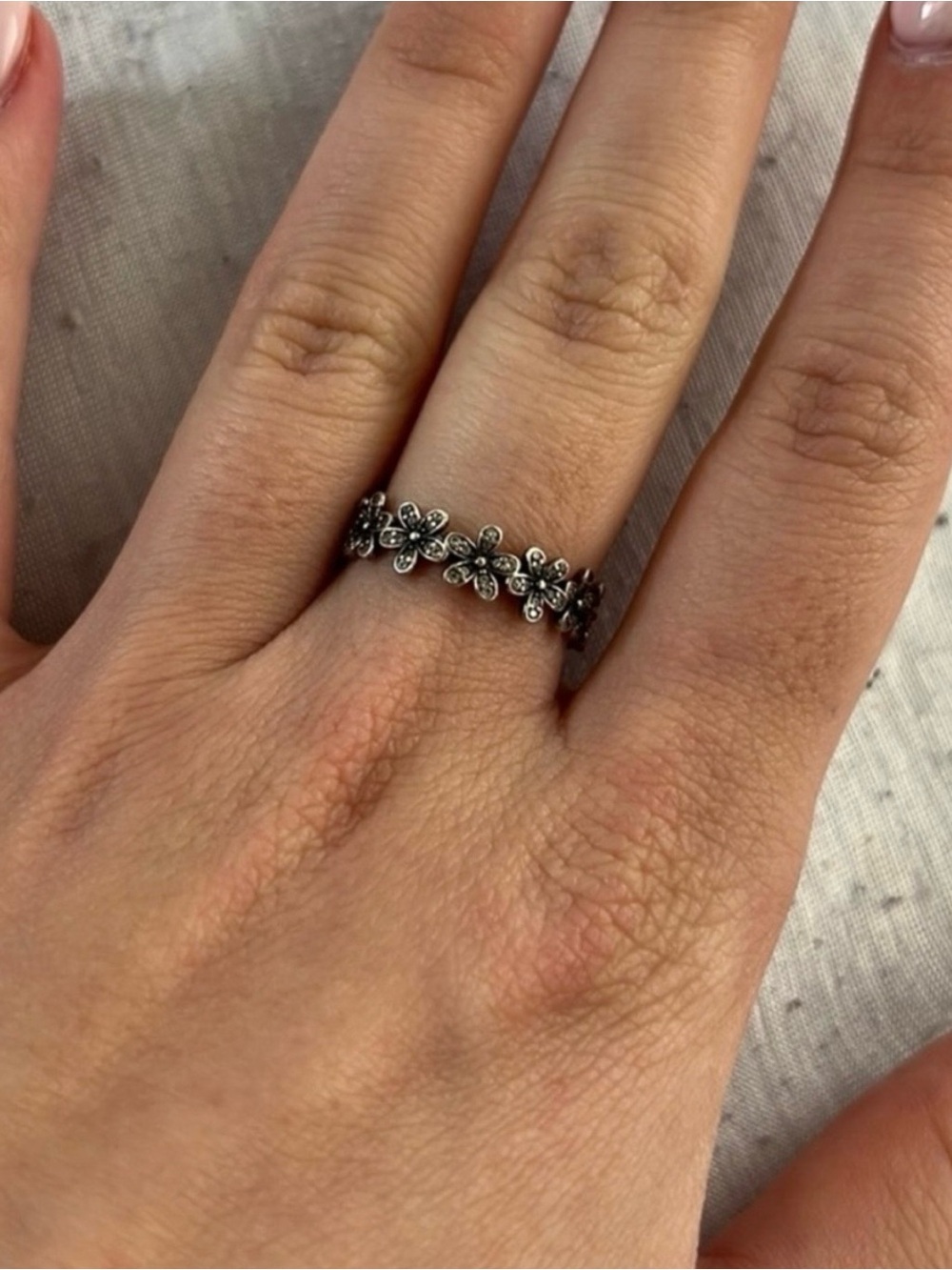 Pandora Sterling Silver Floral Band Ring with Flower Motifs